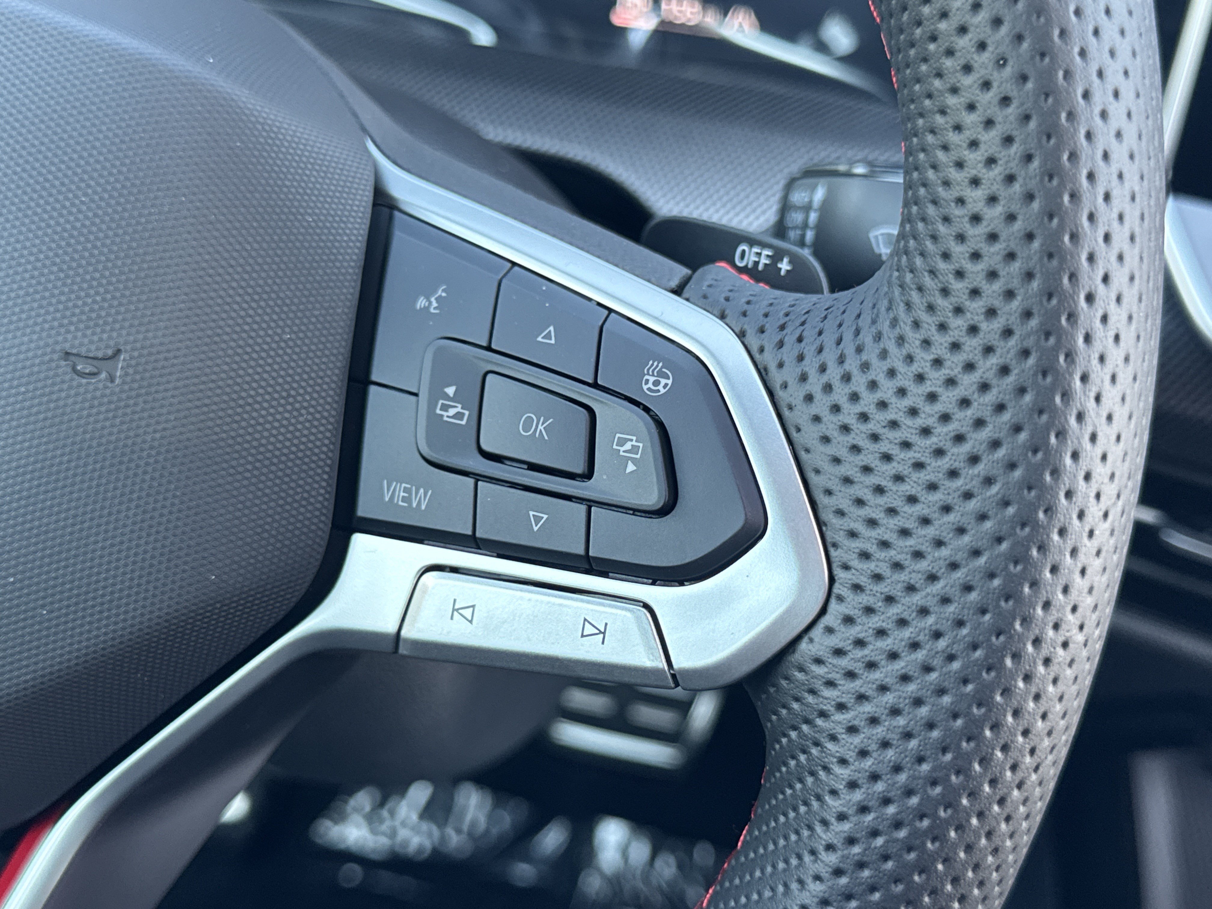 New 2026 Volkswagen Golf SE FWD image 21