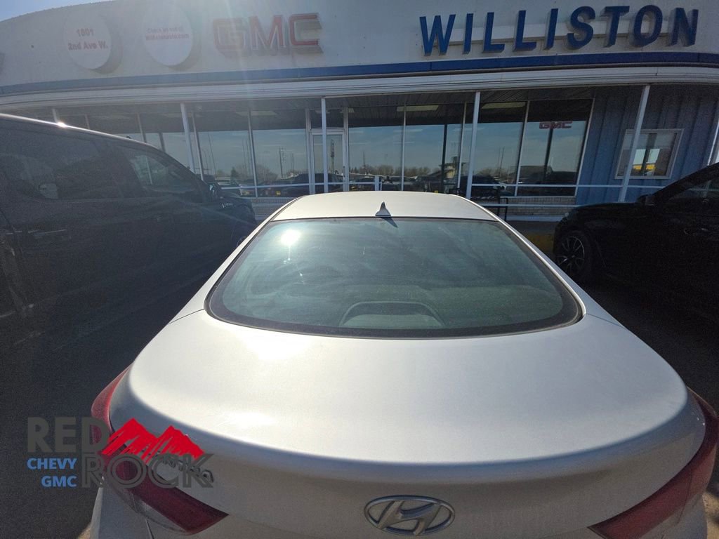 Used 2015 Hyundai Elantra SE w/ Option Group 02 FWD image 7