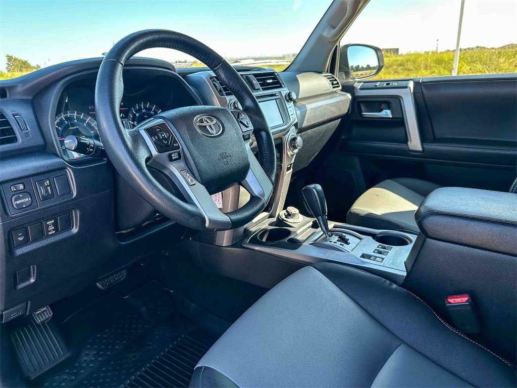 Used 2018 Toyota 4Runner SR5 Premium image 12