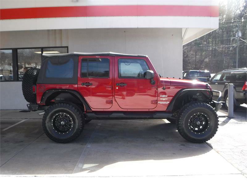 Used 2012 Jeep Wrangler Unlimited Sahara w/ Connectivity Group image 2