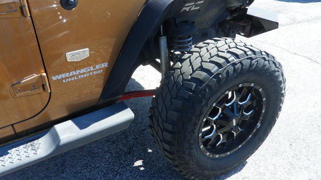 Used 2011 Jeep Wrangler Unlimited 70th Anniversary w/ Dual Top Group image 9