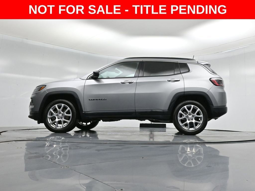 Used 2023 Jeep Compass Latitude image 46