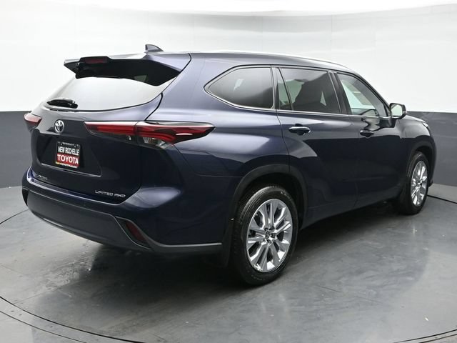 Certified 2024 Toyota Highlander Limited AWD/4WD image 6