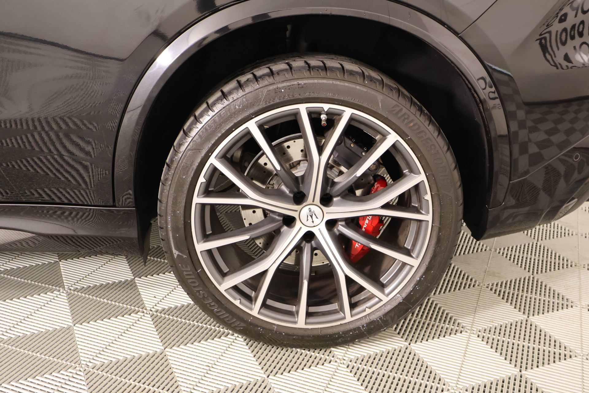 Used 2024 Maserati Grecale Trofeo AWD/4WD image 19