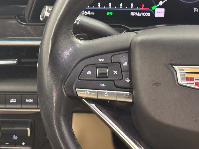 Used 2021 Cadillac Escalade Premium Luxury w/ Performance Package AWD/4WD image 10