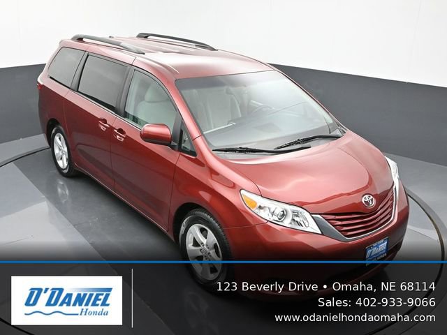 Used 2017 Toyota Sienna LE FWD image 20