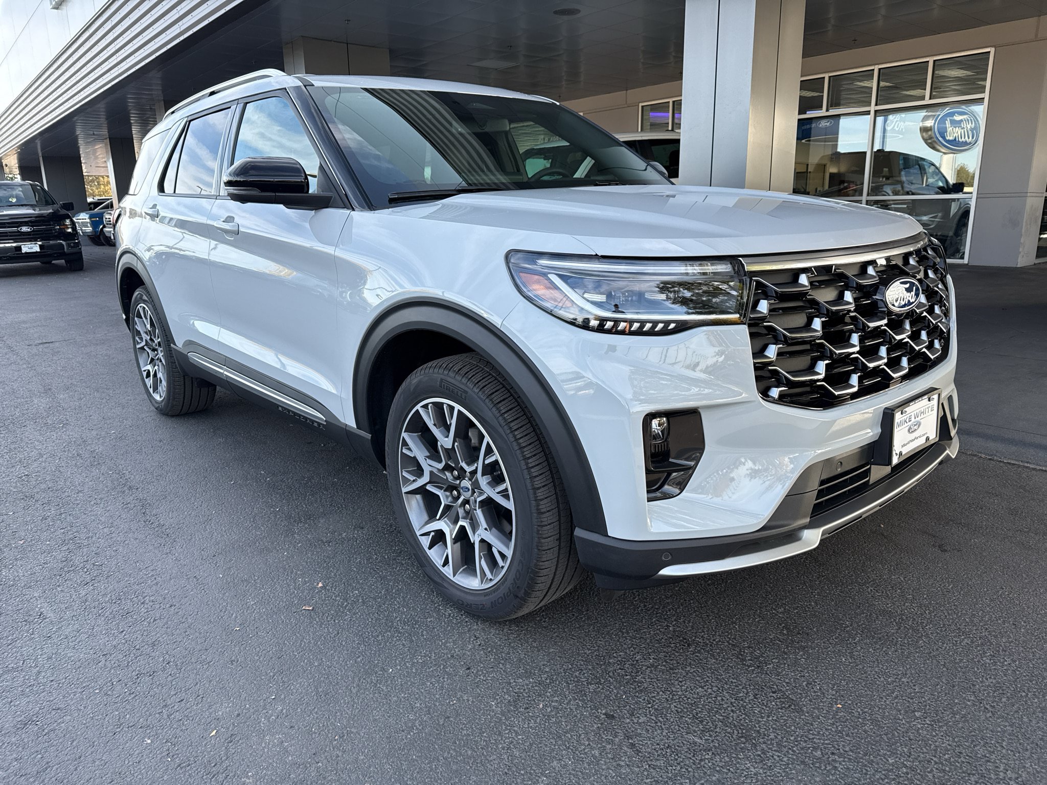 New 2027 Ford Explorer Platinum w/ 3.0L Ultimate Package