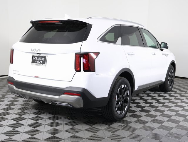 Certified 2025 Kia Sorento S w/ Panoramic Sunroof Package image 4