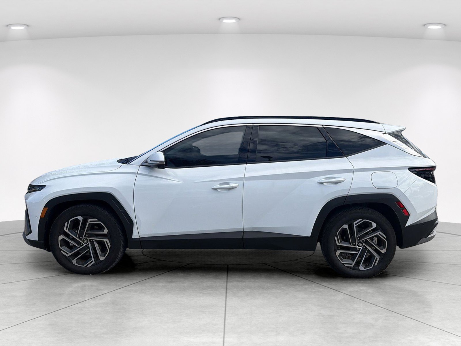 Used 2025 Hyundai Tucson Limited FWD image 7