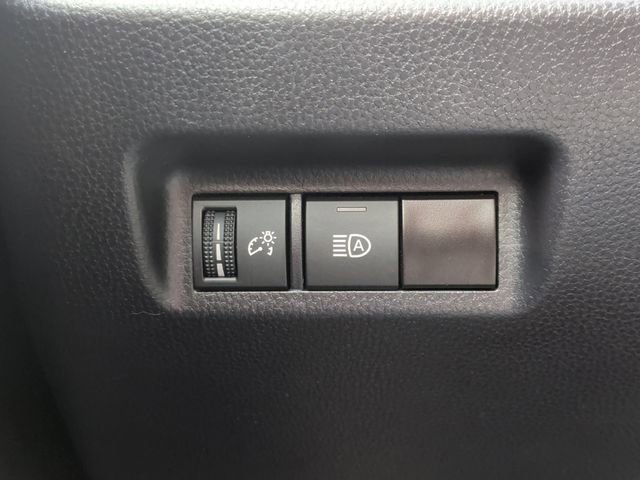 Used 2024 Toyota RAV4 XLE FWD image 24