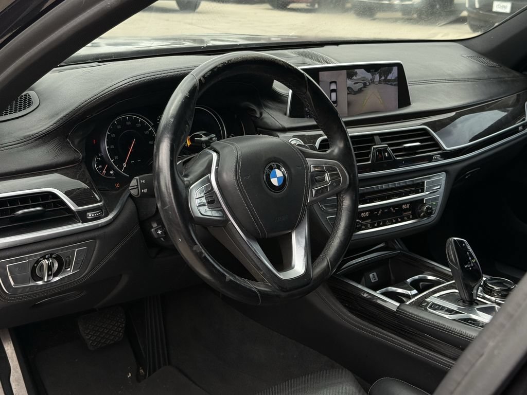 Used 2016 BMW 750i RWD image 10