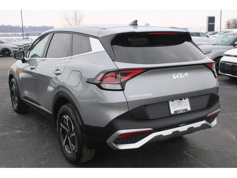 Used 2025 Kia Sportage LX image 6