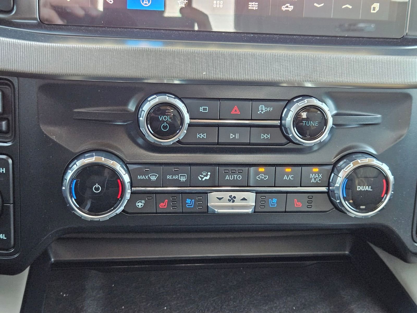 New 2026 Ford F350 Platinum w/ Platinum Plus Package image 19