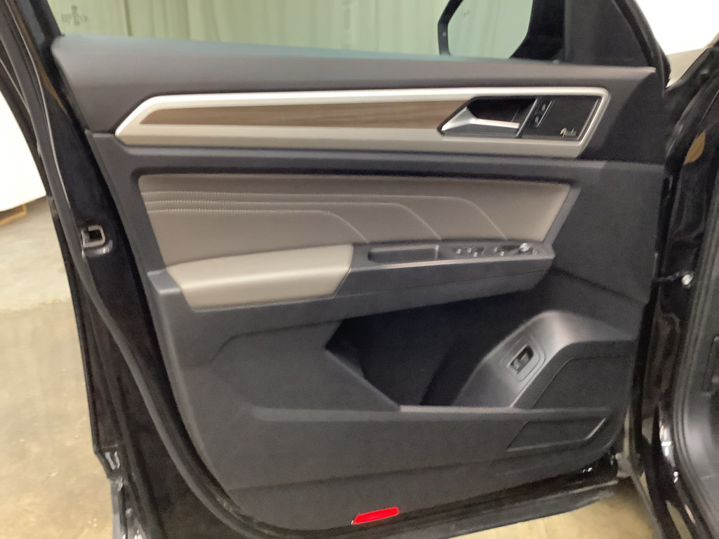 Used 2022 Volkswagen Atlas SEL AWD/4WD image 11