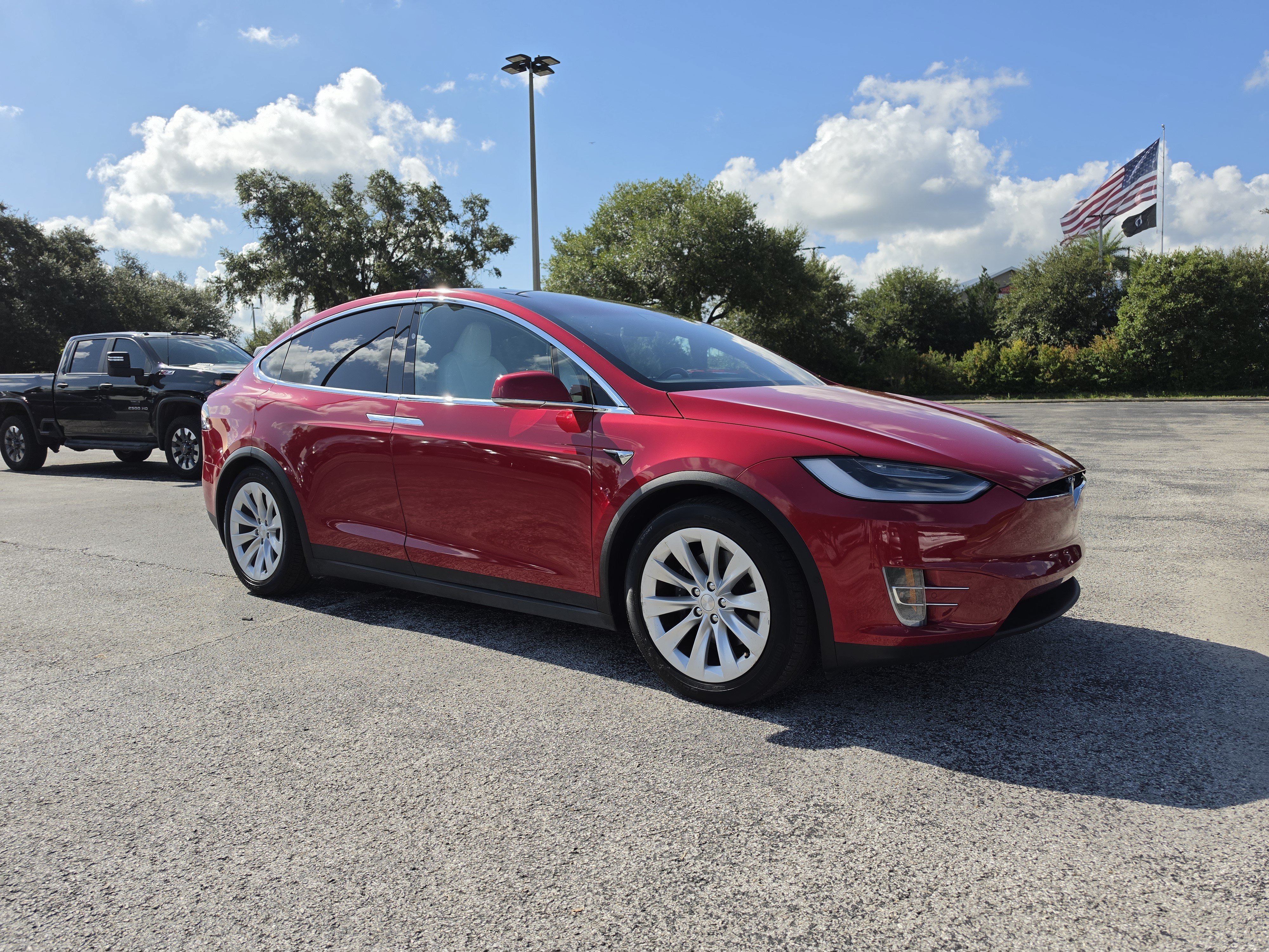 Used 2020 Tesla Model X Long Range AWD/4WD image 2