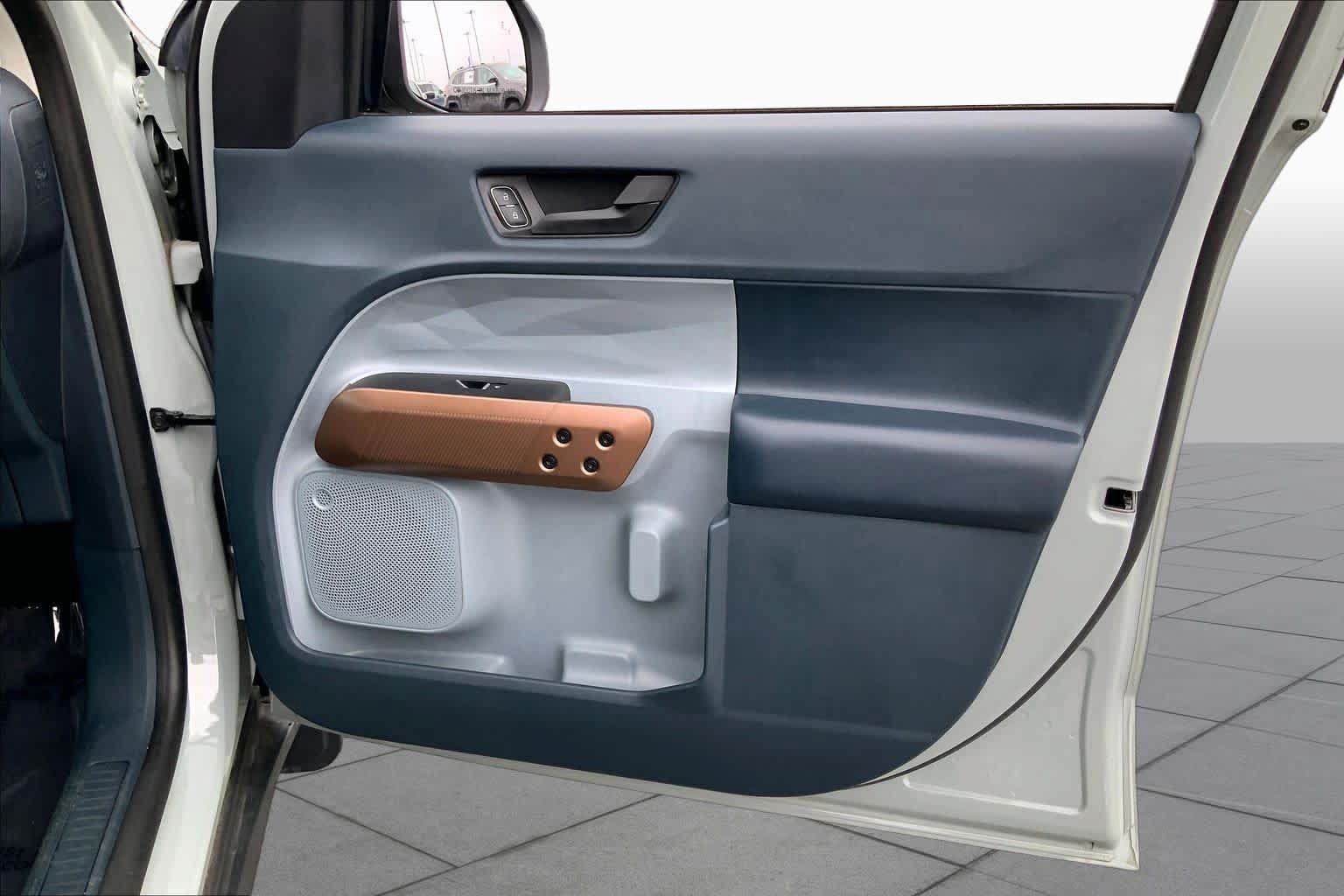 Used 2023 Ford Maverick Lariat FWD image 21