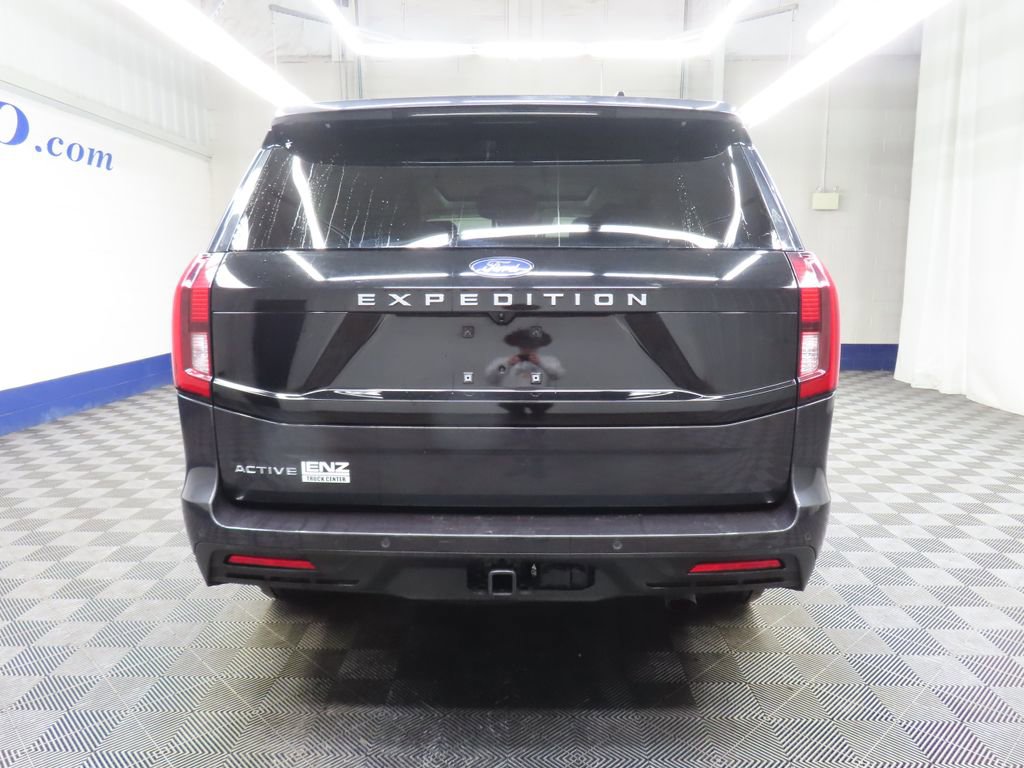 Used 2025 Ford Expedition Active image 39