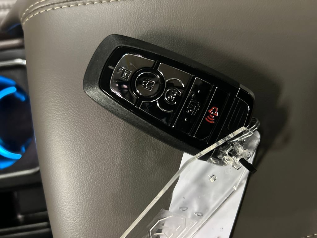 Used 2023 Lincoln Corsair Reserve image 22