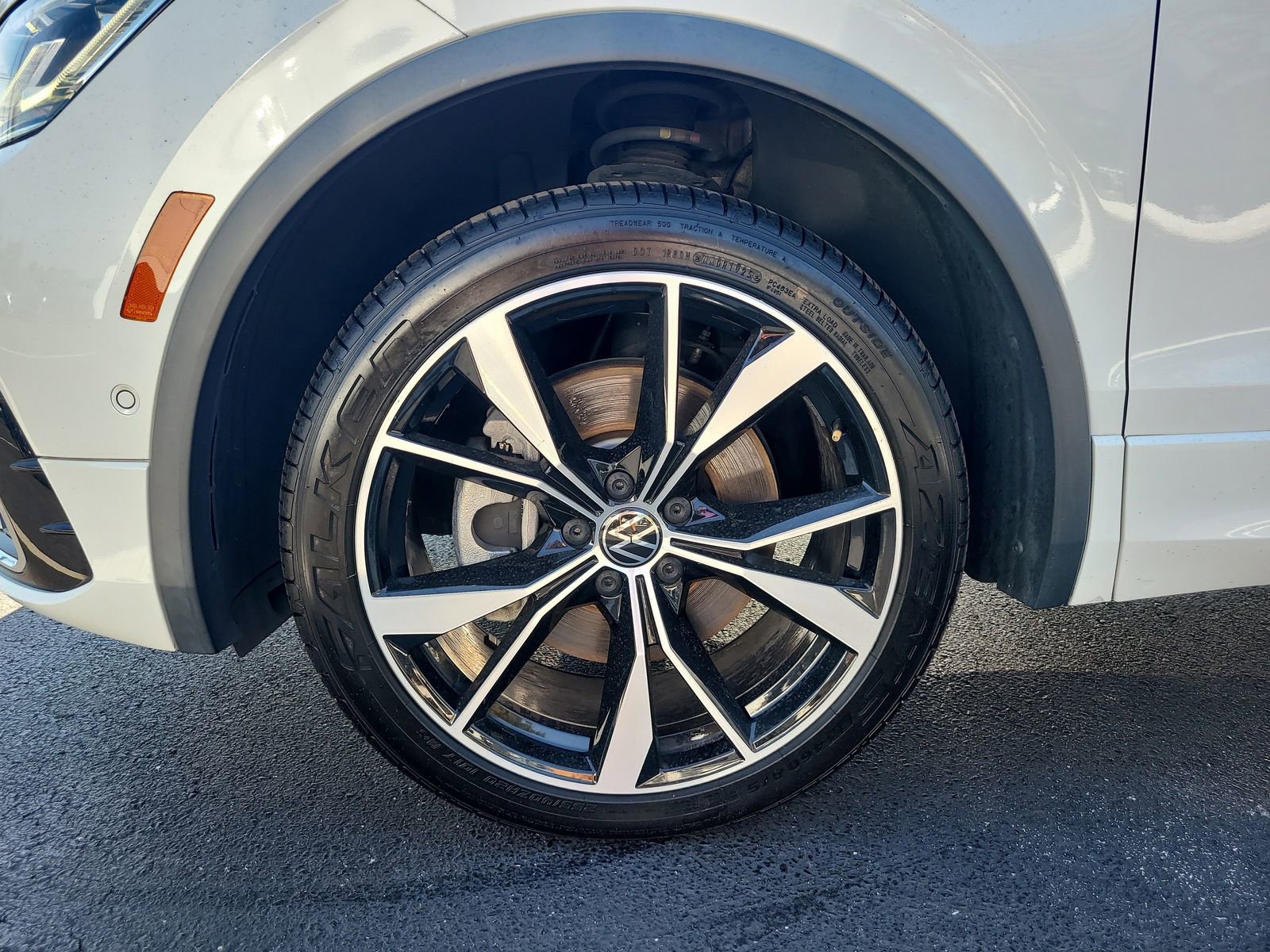 Used 2022 Volkswagen Tiguan SEL R-Line image 10