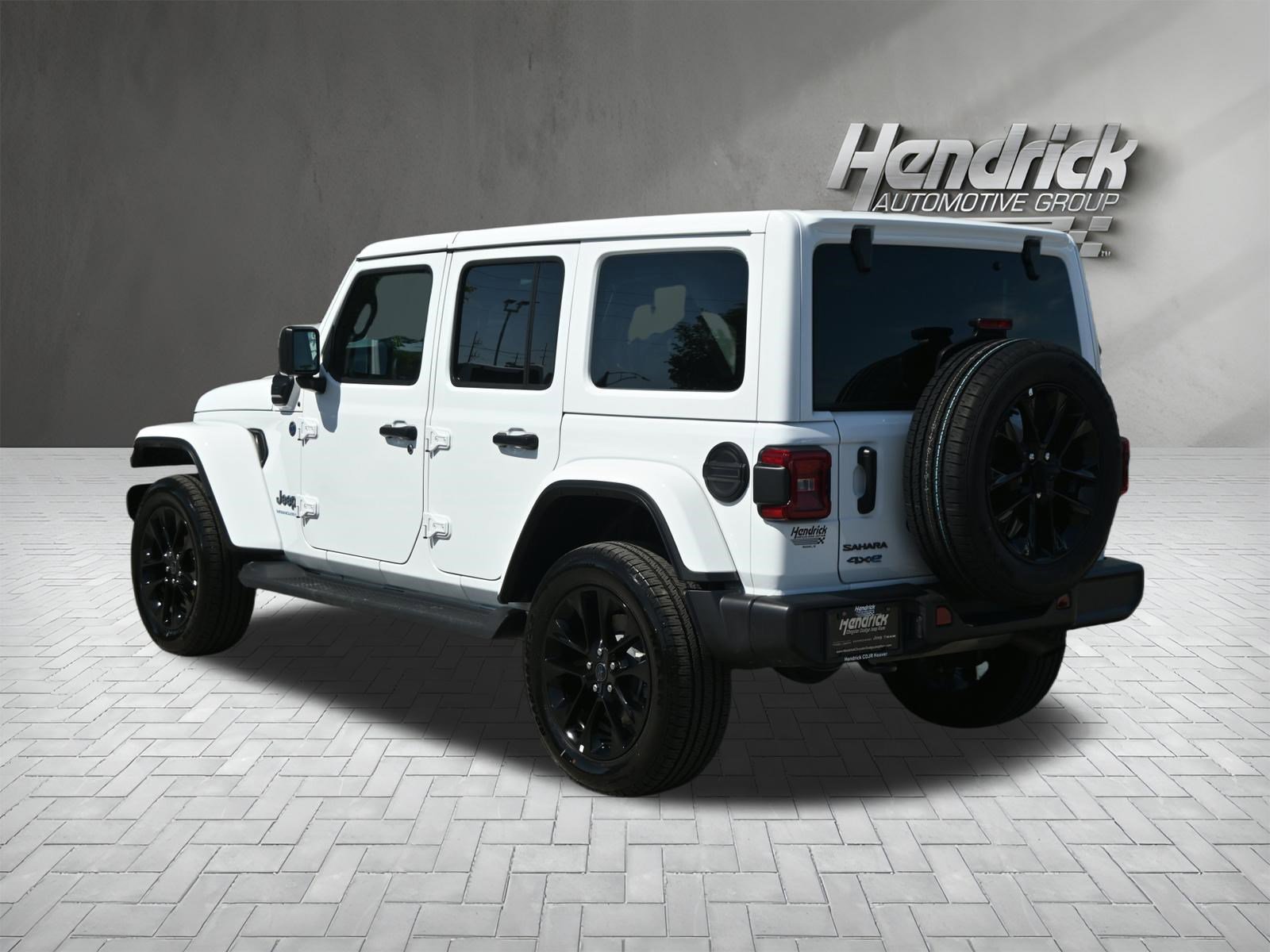 Used 2025 Jeep Wrangler Unlimited Sahara AWD/4WD image 8