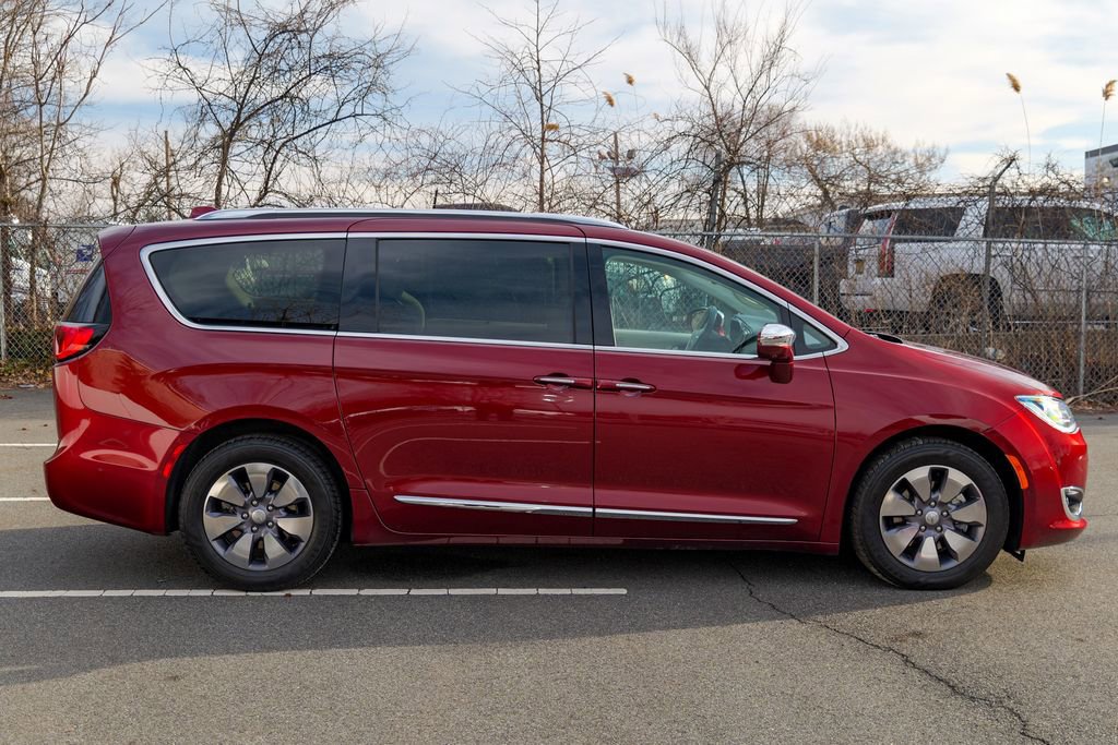 Used 2018 Chrysler Pacifica Limited w/ Advanced Safetytec Group image 8
