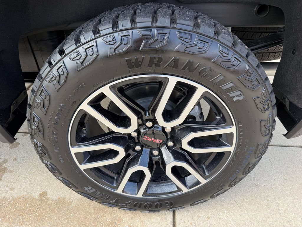 Used 2026 GMC Sierra 1500 AT4 w/ Technology Package AWD/4WD image 21