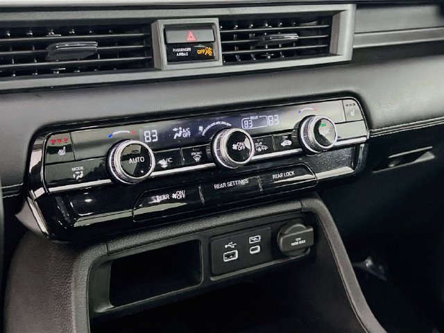 Certified 2024 Honda Pilot Touring image 12