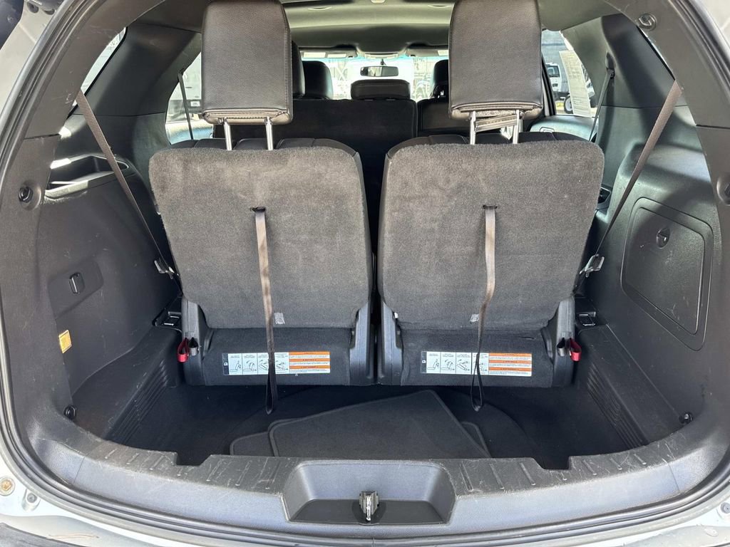 Used 2015 Ford Explorer XLT w/ Equipment Group 202B image 7