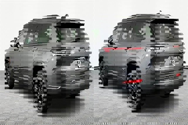 New 2025 Jeep Grand Cherokee L Altitude image 4