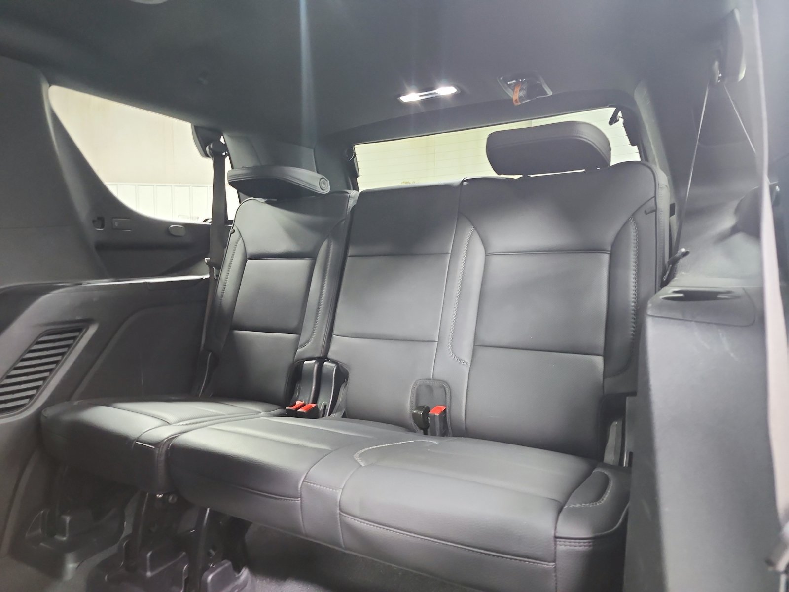 Used 2025 GMC Yukon Denali RWD image 13