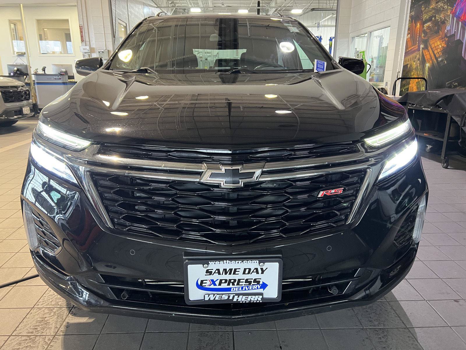 Used 2022 Chevrolet Equinox RS AWD/4WD image 2
