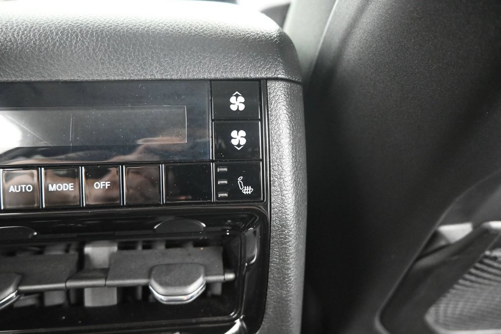 Used 2023 Jeep Grand Cherokee L Limited AWD/4WD image 17