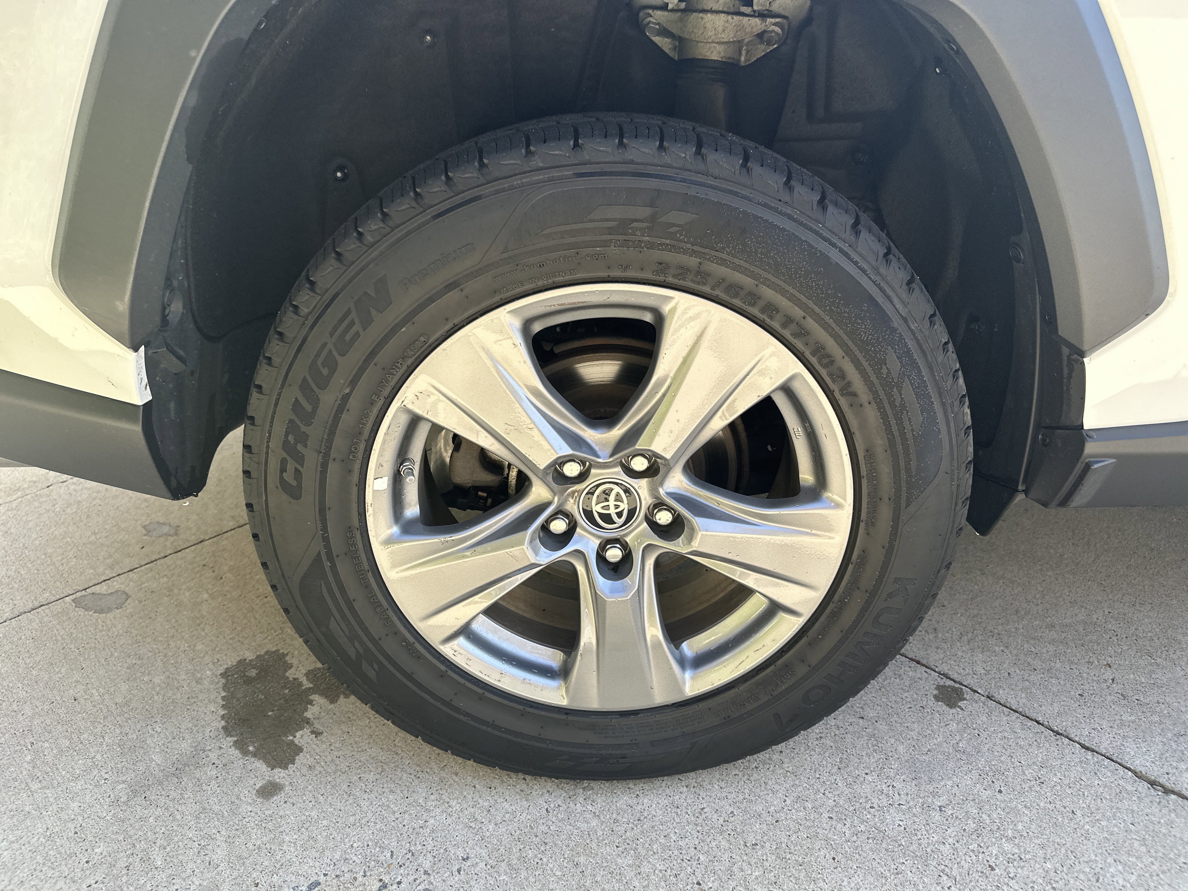 Used 2022 Toyota RAV4 LE AWD/4WD image 20