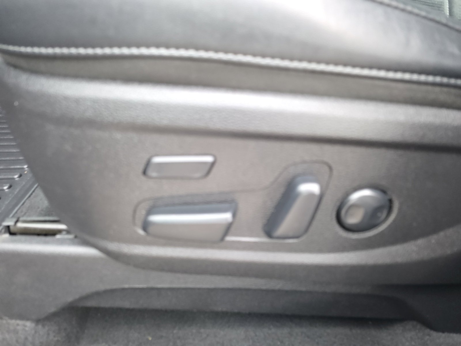 Used 2022 Kia Telluride SX w/ SX Prestige Package image 15