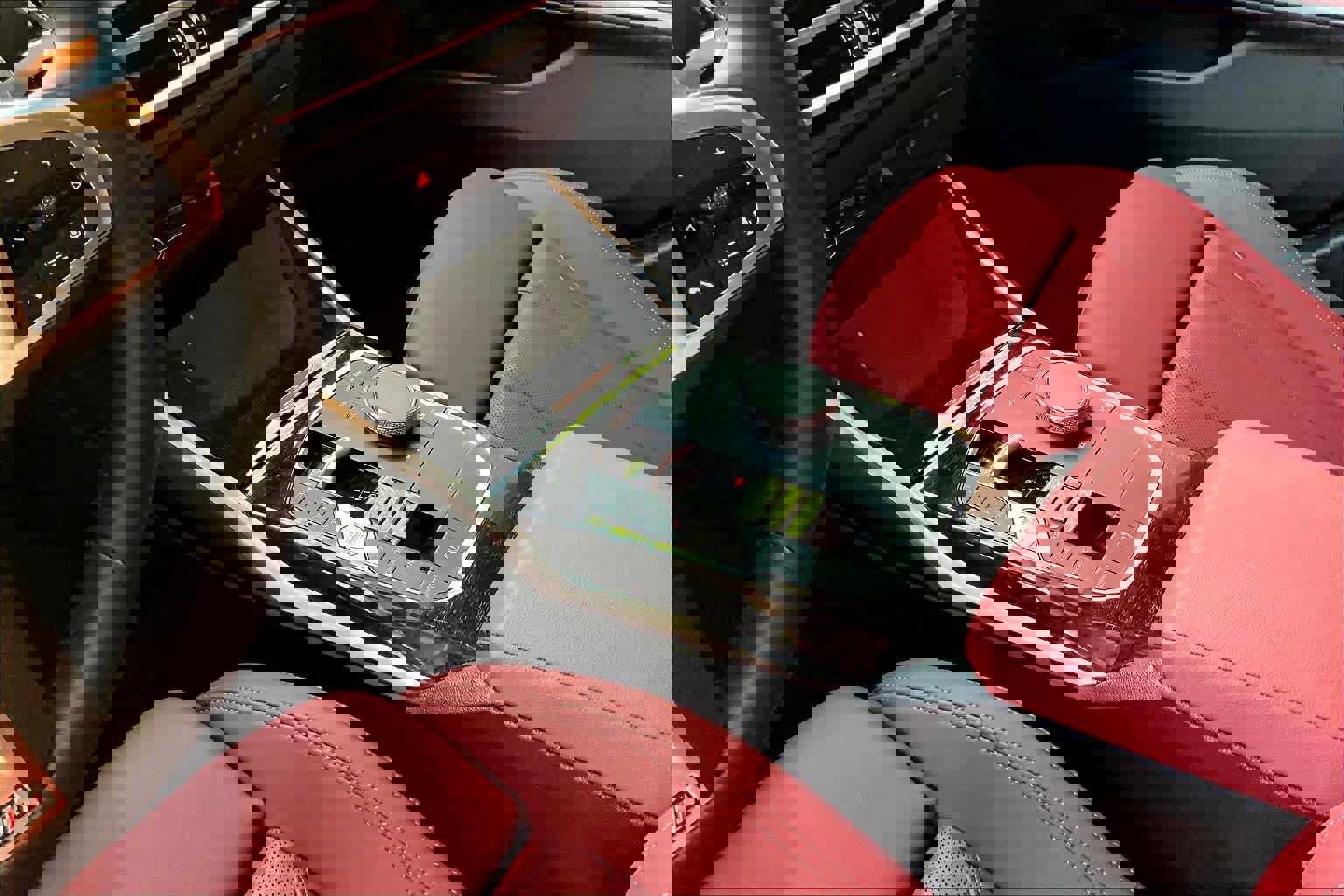 Used 2024 BMW 330i Sedan w/ M Sport Package image 16