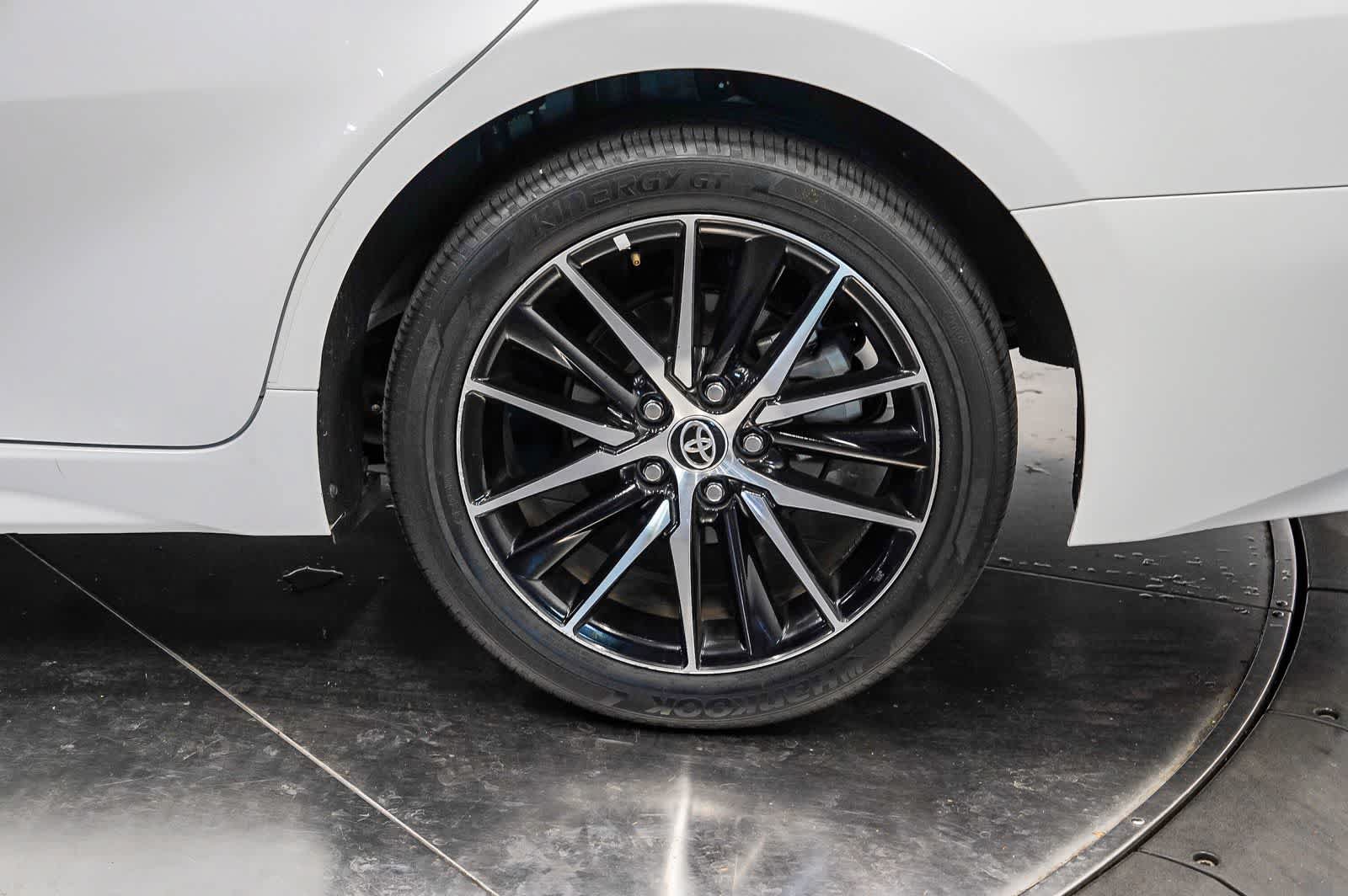 Used 2024 Toyota Camry SE FWD image 10