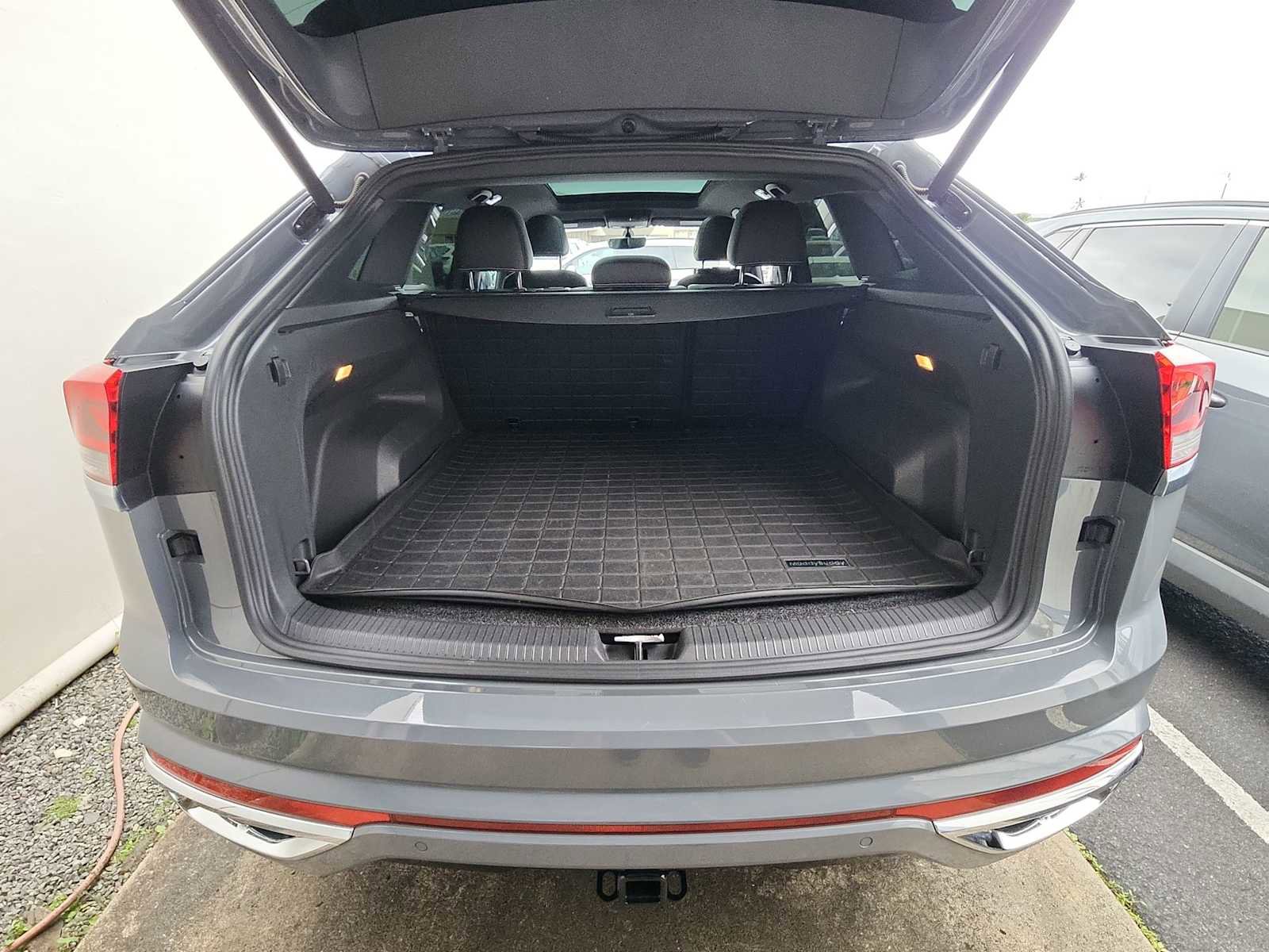 Used 2021 Volkswagen Atlas Cross Sport SE image 24