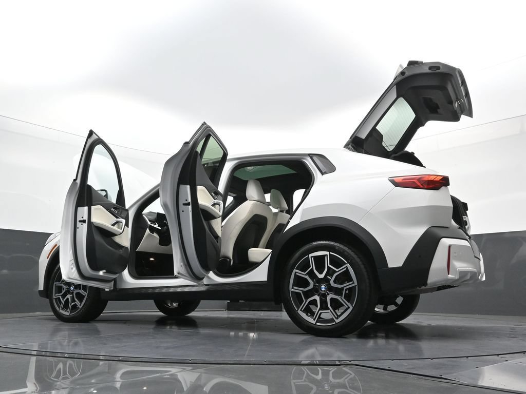 New 2026 BMW X2 xDrive28i w/ Technology Package AWD/4WD image 42