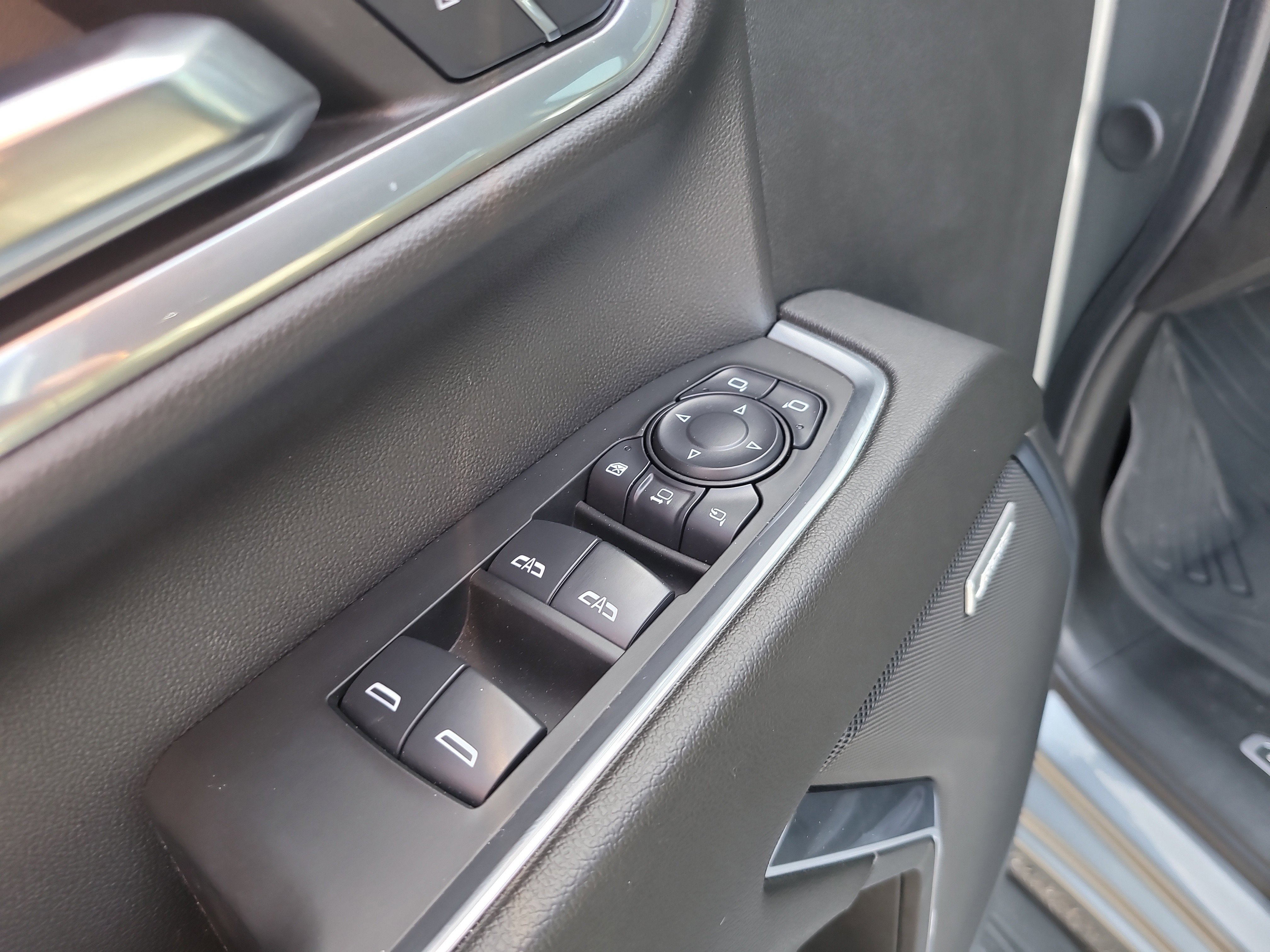 Used 2024 GMC Sierra 2500 SLT w/ SLT Premium Package image 16