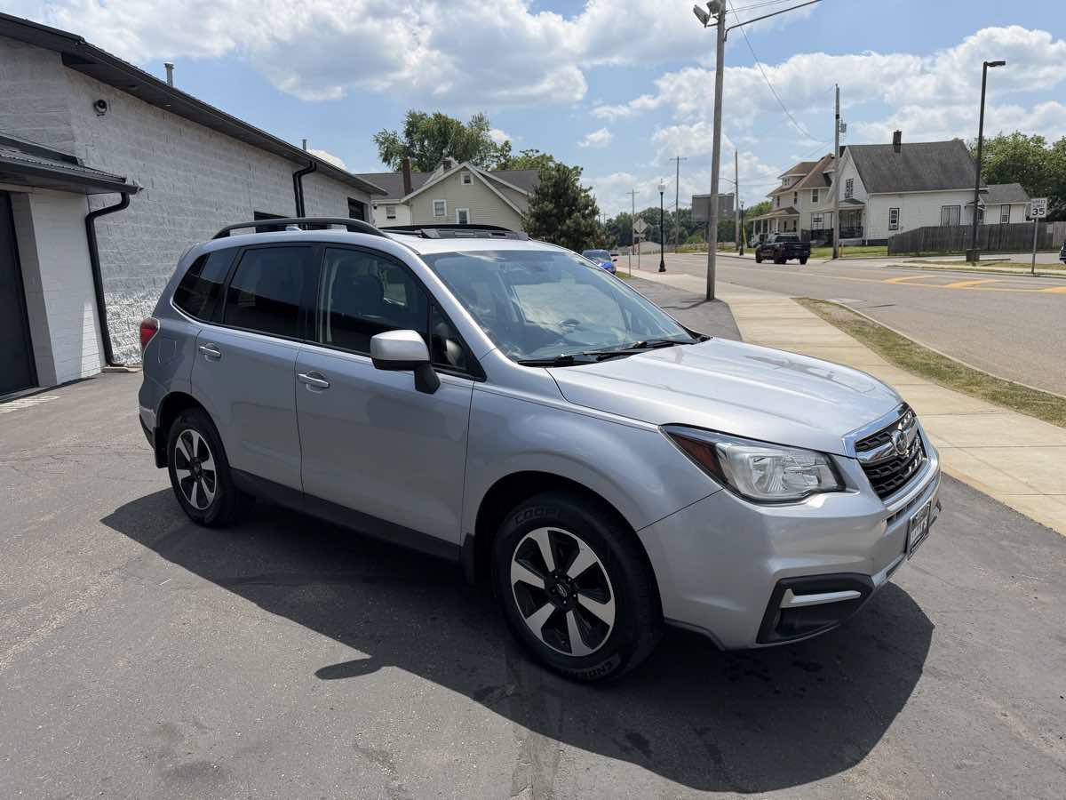 Used 2017 Subaru Forester 2.5i Premium AWD/4WD image 6