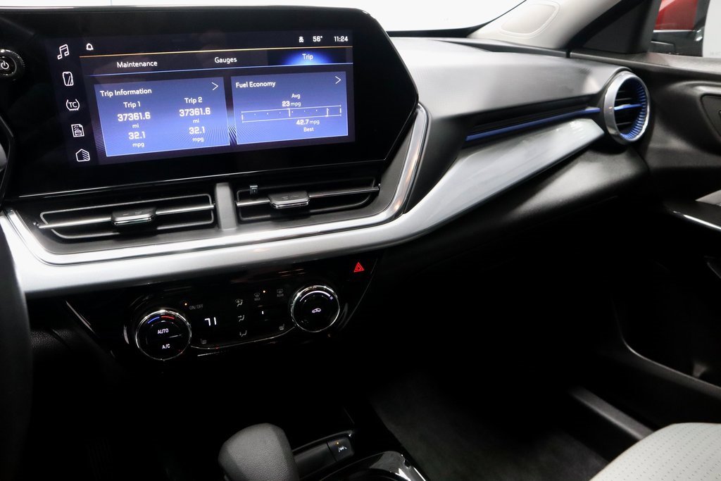 Used 2024 Chevrolet Trax LT w/ Driver Confidence Package image 31