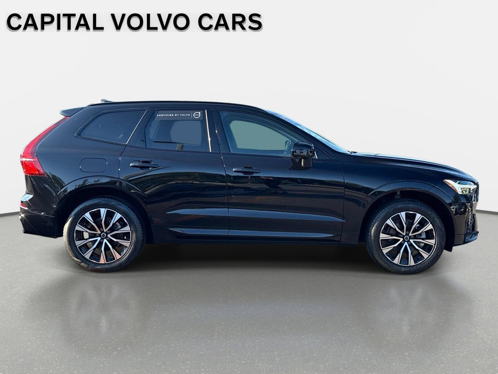 Used 2025 Volvo XC60 B5 Core AWD/4WD image 4