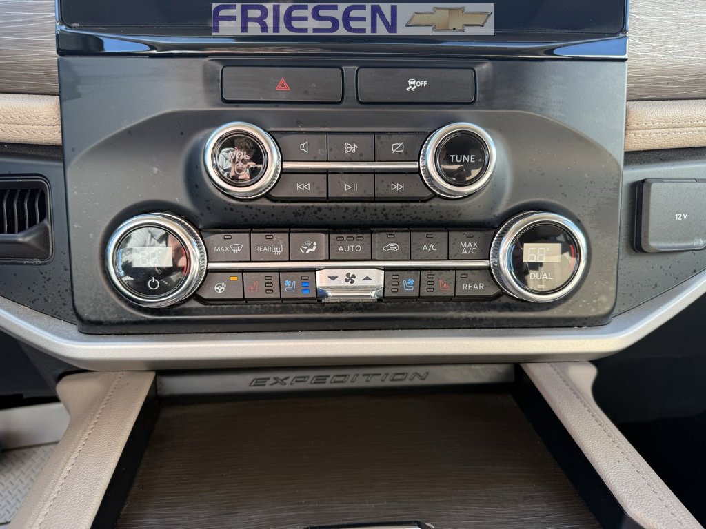 Used 2022 Ford Expedition Max Limited image 20