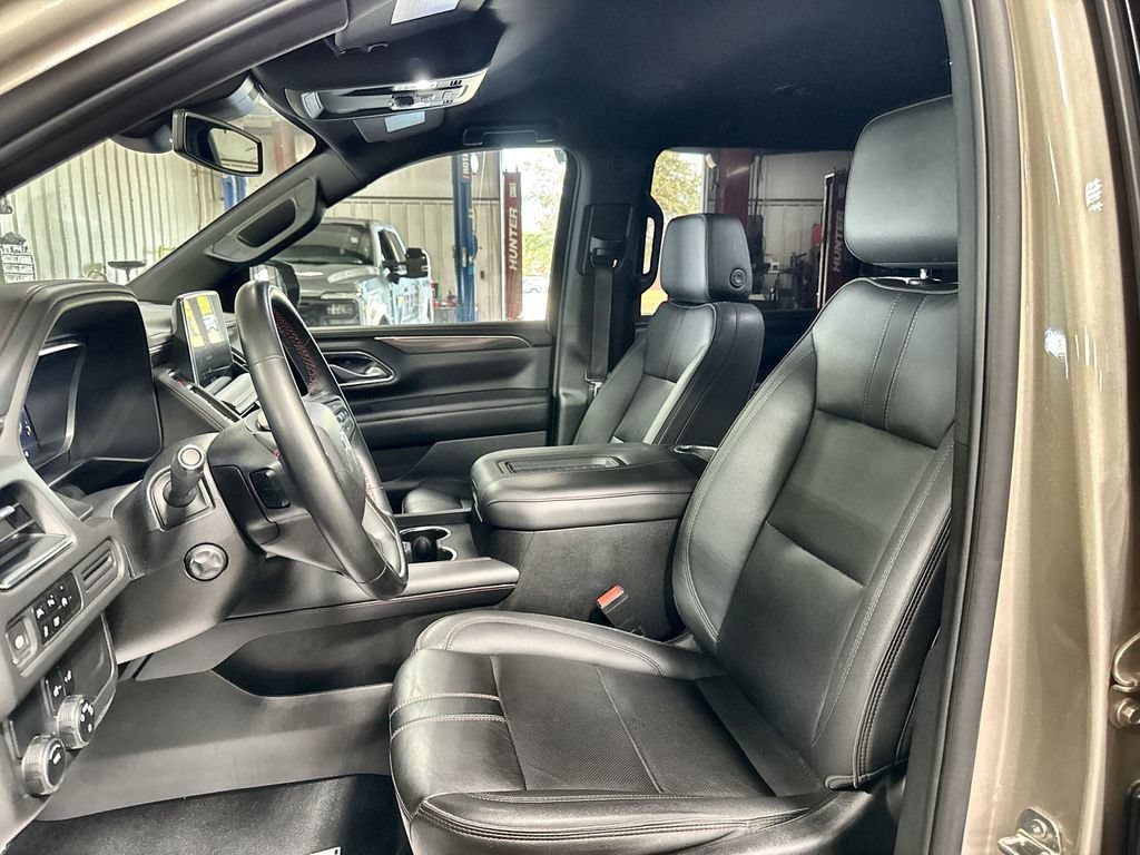 Used 2023 Chevrolet Suburban RST w/ Luxury Package RWD image 12
