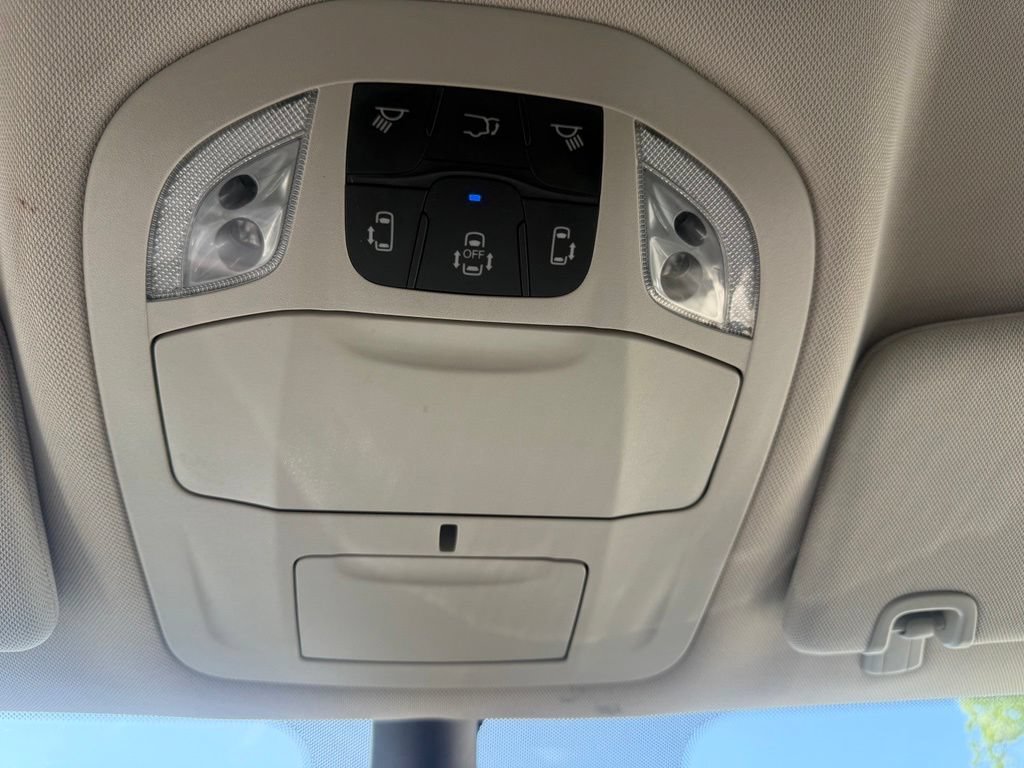 Used 2023 Chrysler Voyager LX FWD image 32