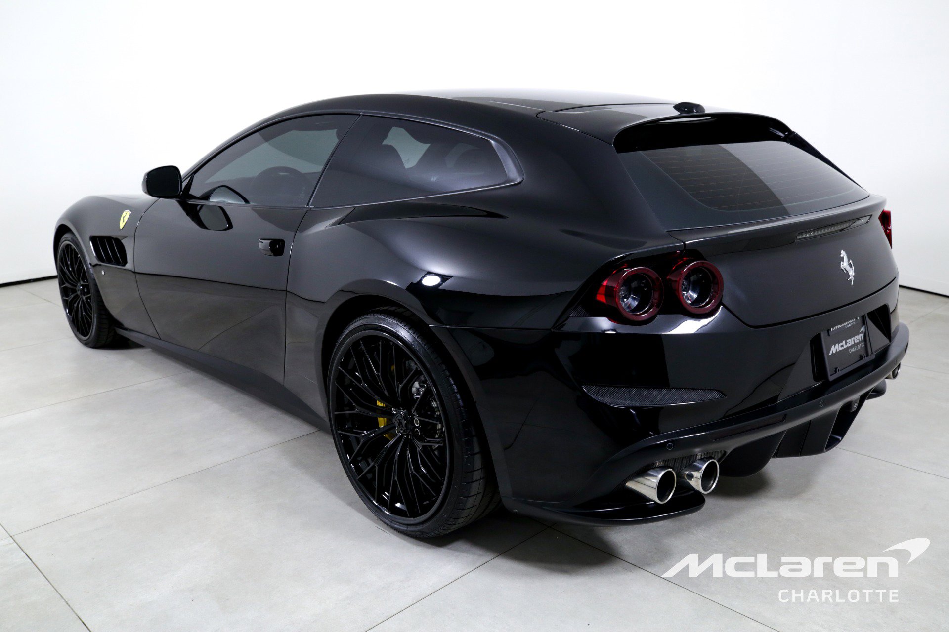 Used 2018 Ferrari GTC4Lusso T image 6