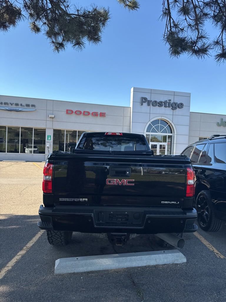 Used 2018 GMC Sierra 2500 Denali w/ Duramax Plus Package AWD/4WD image 3