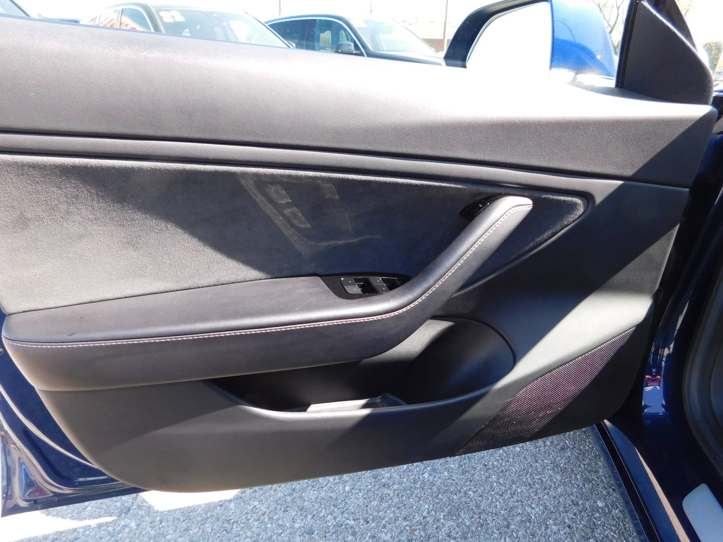 Used 2018 Tesla Model 3 Long Range RWD image 11
