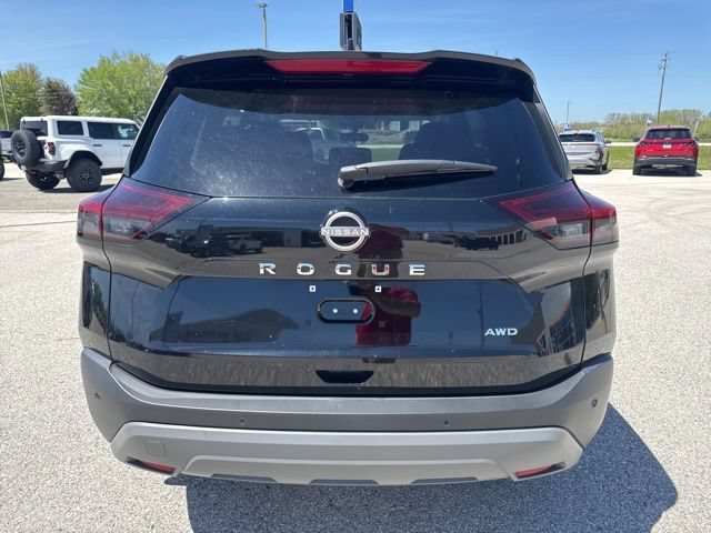 Used 2023 Nissan Rogue S AWD/4WD image 5