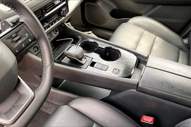 Used 2026 Nissan Rogue SL FWD image 17